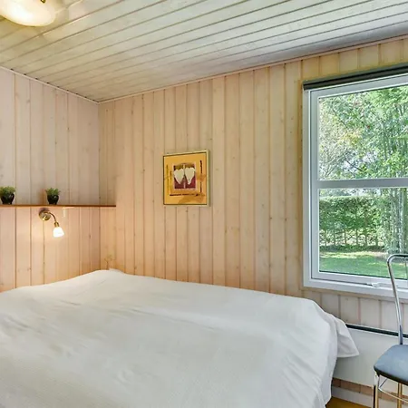 Leandra - 600m From The Sea By Interhome