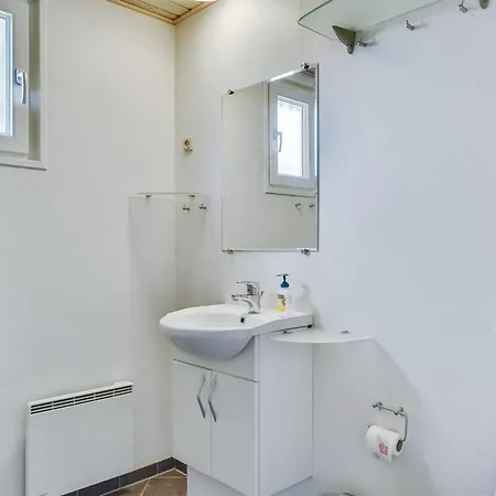Leandra - 600m From The Sea By Interhome Nyaraló *
