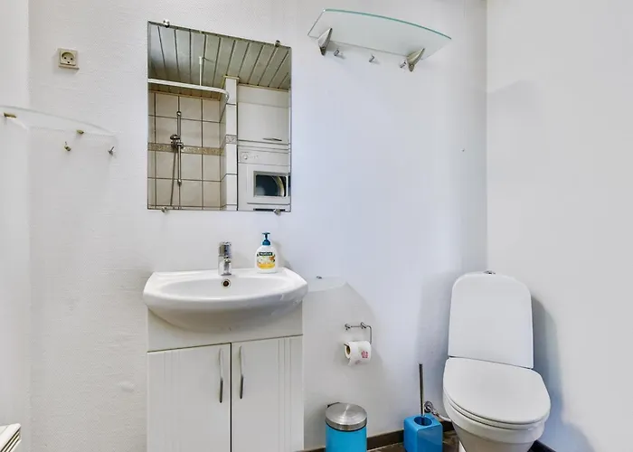 Leandra - 600m From The Sea By Interhome