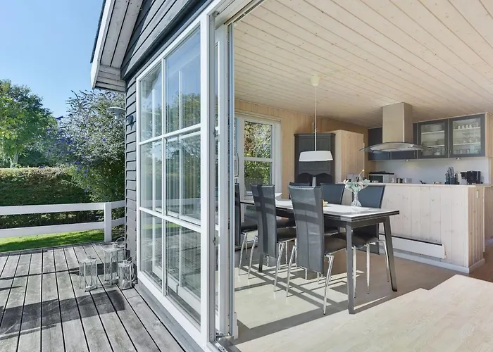 Leandra - 600m From The Sea By Interhome